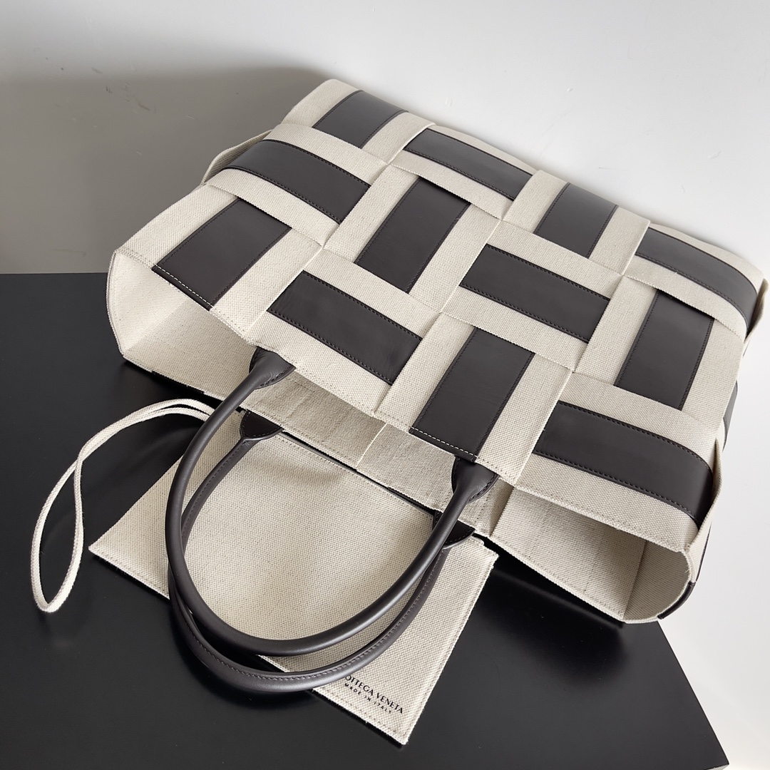 Bottega Veneta Shopping Bags